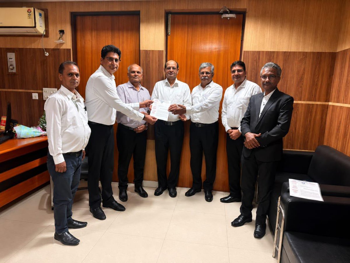 cgtaxbarcouncil's tweet photo. Had a productive meeting with Hon'ble GSTAT Members of Chhattisgarh, Raipur Bench, Shri Pradeep Vyas sir (Vice President), Shri Satish Agarwal sir (Central Member), and Shri Chandra Bhushan Singh Sir (State member). 
#GSTDay #GSTAT #TaxProfessionals #GSTATAppeals #CGTaxBarCouncil https://t.co/gRRFyM4f5E