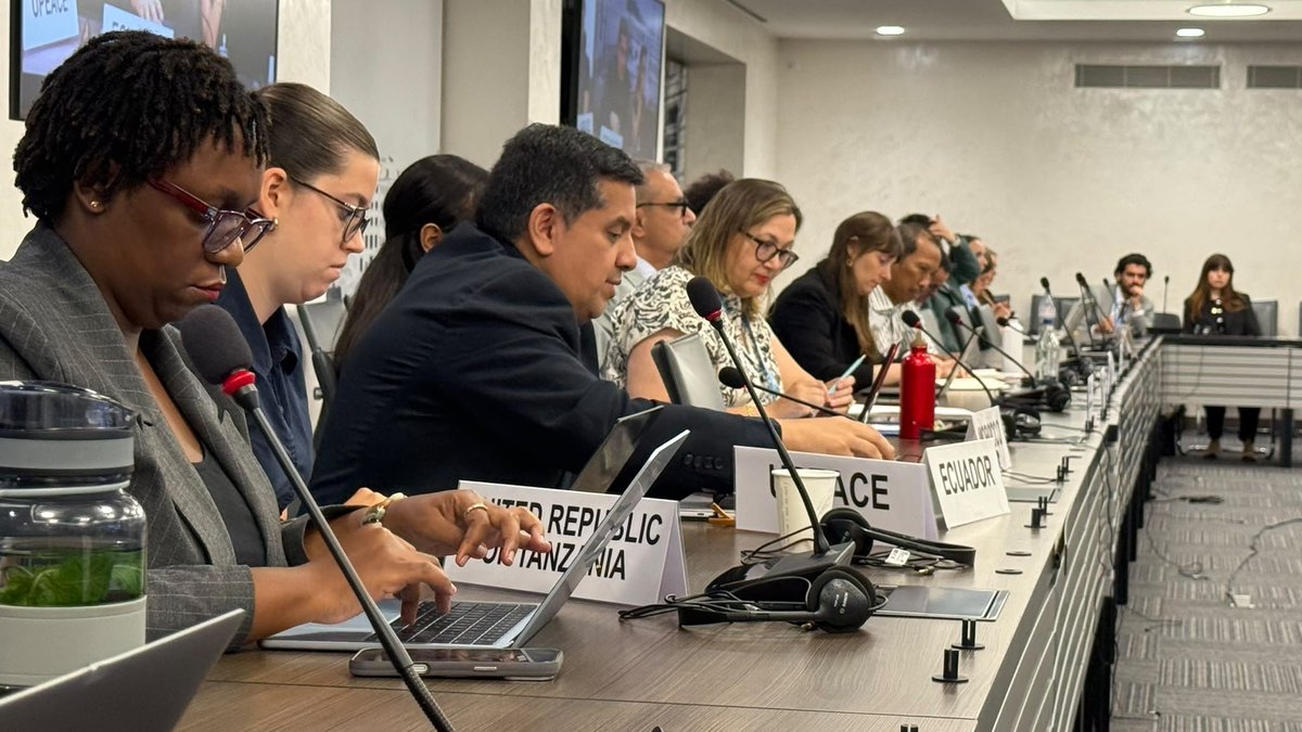 GENetwork's tweet photo. @UNHumanRights @UN_HRC @garnglobal @FranciscansIntl @Armembsuisse @Geneve_int In an open discussion, panelists and participants further reflect and discuss:
🔹 the importance of protecting env't defenders, communities and Indigenous Peoples, have better implementing frameworks
🔹 overlaps between #RightsofNature & NBSAPs https://t.co/KSE7DQgXXQ