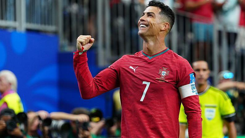 ToshiBet's tweet photo. If Cristiano Ronaldo scores against Senegal, a random follower will get $1,000. 

Let us know your toshi username below! https://t.co/VLW80uKDHs