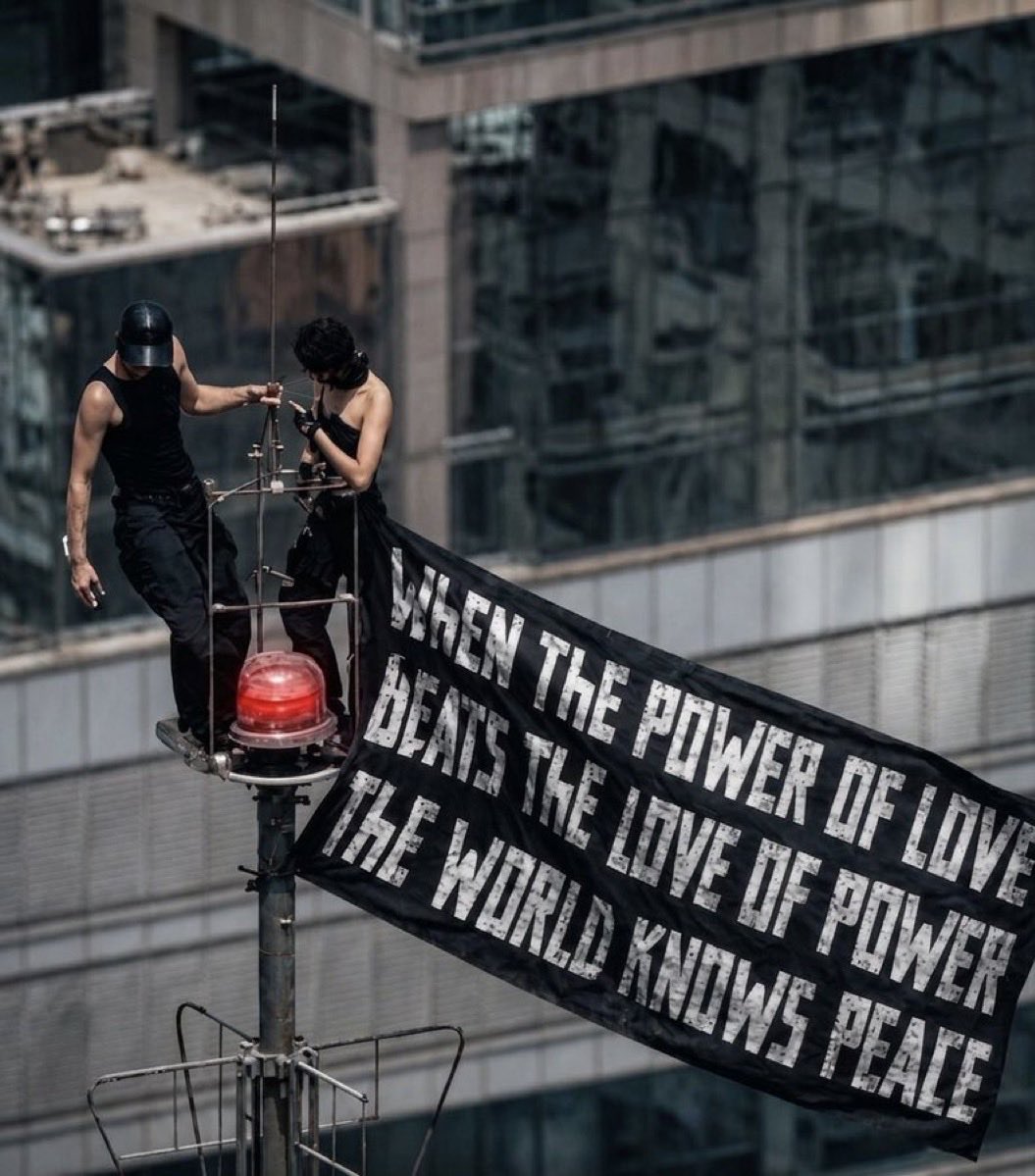 TheGeopol's tweet photo. @Complex They did it for love y’all, set them free https://t.co/Rpli4XIvXe