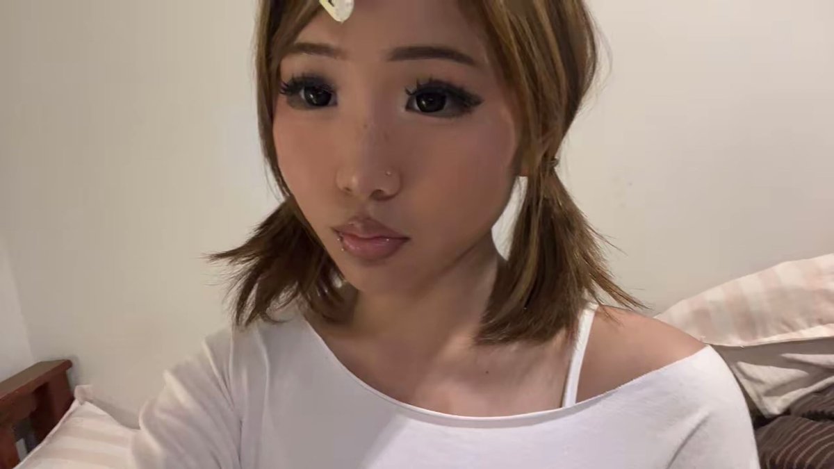 angel tweet media