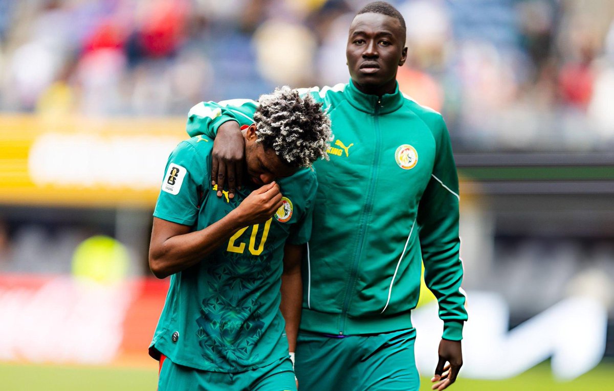 SergioRodr91650's tweet photo. 🚨🇸🇳 PAPÉ GUEYE EXPLOTA Y AMENAZA CON DEJAR LA SELECCIÓN

💣 El centrocampista del Villarreal anuncia que no volverá a jugar con Senegal mientras Pape Thiaw siga como seleccionador.

🗣️ "Mientras siga este cuerpo técnico, me tomaré una pausa de la selección" https://t.co/Z8xL1tl9wC