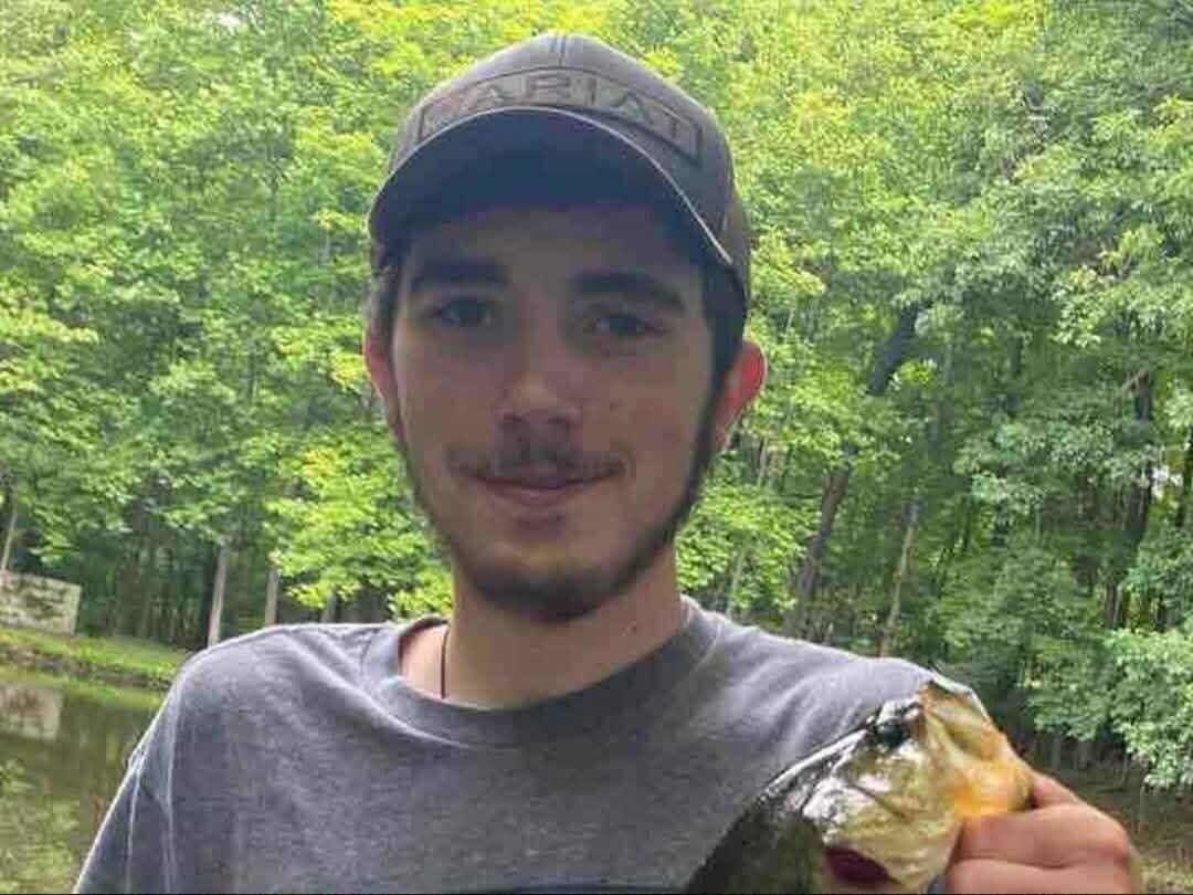 WVNews247's tweet photo. BREAKING: Three Athens County residents face murder, arson, and abuse of a corpse charges following a grand jury indictment in Meigs County. They're accused of killing Ethan Vernon (pictured).
#MeigsCounty #OhioCrime
Link to story in comments ๐ https://t.co/VyUFCPtnAa