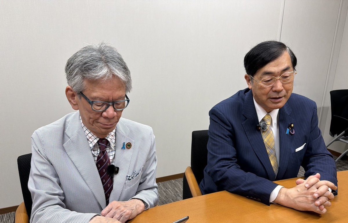 matsudamanabu's tweet photo. いま皇室典範が国会で審議に入るかどうかの局面ですが、メディア報道がいつの間にか皇位継承を皇族数確保にすり替えたように、いずれ女系へと持っていくことで、男系であることがその定義でもある天皇そのものを否定し、日本のナショナリティを崩壊させようとしかねない現在の動きに西村幸祐氏が警鐘を鳴らしています。

今の政治家たちは、かつて新たに宮家を創ることで男系を維持した江戸時代の新井白石の役割を果たせ！と。

驚いたのは、あのピーター・ティールが反グローバリズムの立場で、米国のナショナリティを新たに構築するのがAIの役割だとしていること。そんな指摘もこの対談の中で出ています。
1時間近い長い対談ではありますが、男系継承の維持とは、日本文明とは何か、世界史における日本の役割は何かをもう一度、確定することでもあります。ぜひ、ご視聴下さい。
 
◆『辺野古”事件”、皇位継承報道に見るメディアの情報操作！と世界に冠たる日本文明』ゲスト：批評家　西村幸祐氏
↓↓↓
https://t.co/8twUiyG3sq
 
以下、西村氏のご発言から・・・
辺野古転覆事件を意図的に小さく報道したメディア。波が高くて転覆したで済まそうとした。亡くなった知華さんの御家族がいたたまれなくて情報発信に。産経は何が起きているかわかっているから報道した。妨害行為をする左翼活動家と同じ船に乗って「平和教育」だと。東富士の自衛隊の演習を見せることこそが平和教育。
 
皇室に関する「国会の総意」も、報道ではいつの間にか「皇室数の確保」にすり替わり。皇位継承だったはず。メディアは皇位継承を望んでいないからだ。彼らは天皇制を終わりにしたい。女系天皇自体、概念として存在しない。天皇＝男系でつながる皇位のこと。今の国会議員のレベルでは全会一致にならないなら皇室典範は多数決で。
 
新井白石が新たに創った宮家の子孫が今の天皇陛下。他国の王家と異なり、権力奪取で系統が変わることをしないのが日本の特徴。今の日本文明はそれが築いた。それが皇室に象徴される日本の独自性。世界から日本は人気。このオリジナリティが日本の立ち位置。新居がやったことを令和の日本の政治家が担う。世界の文明が問われているいま、世界に日本が発信するものがたくさんある。
 
あのパランティアのピーター・ティールが共著で出した「テクノロジカル・レパブリック」では、実は、グローバリズム批判をしている。愛国心にIT業界はもっと取り組むべしと。日本の場合は皇室がナショナリティ。聖書の下にあるのが合衆国憲法。移民の増加、そういうのが崩れる。憲法が崩れるとナショナリティが崩れる、21世紀の米国の新たな国体をみつけることがAIの役割だと書いている。
 
それは日本の役割。戦中に当時の日本の思想家たちが出したのが「世界史的な立場と日本」。欧米に道徳的パワーを示すのが日本だと。覇権争いはおかしいと米中両国にいえる。