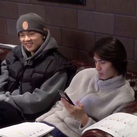 dudu_JJ26's tweet photo. 그냥 어디 과방 구석에서 발견될거같은
이런 현실커플냄새나는모습들 ㅈㄴ좋음 https://t.co/fzeWUw1YAo