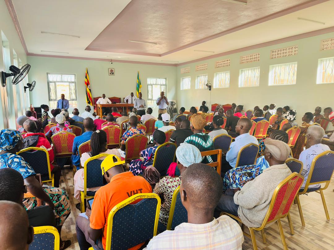GuluCityCouncil's tweet photo. Gulu City Council is training Government Restocking Programme beneficiaries. Of the 640 approved, 451 have recieved payment so far. Over 200 beneficiaries were trained on Wednesday, with training continuing today and Friday.  
#RestockingProgramme @MoLGUganda, @mayorgulucity https://t.co/Om5fGre43k