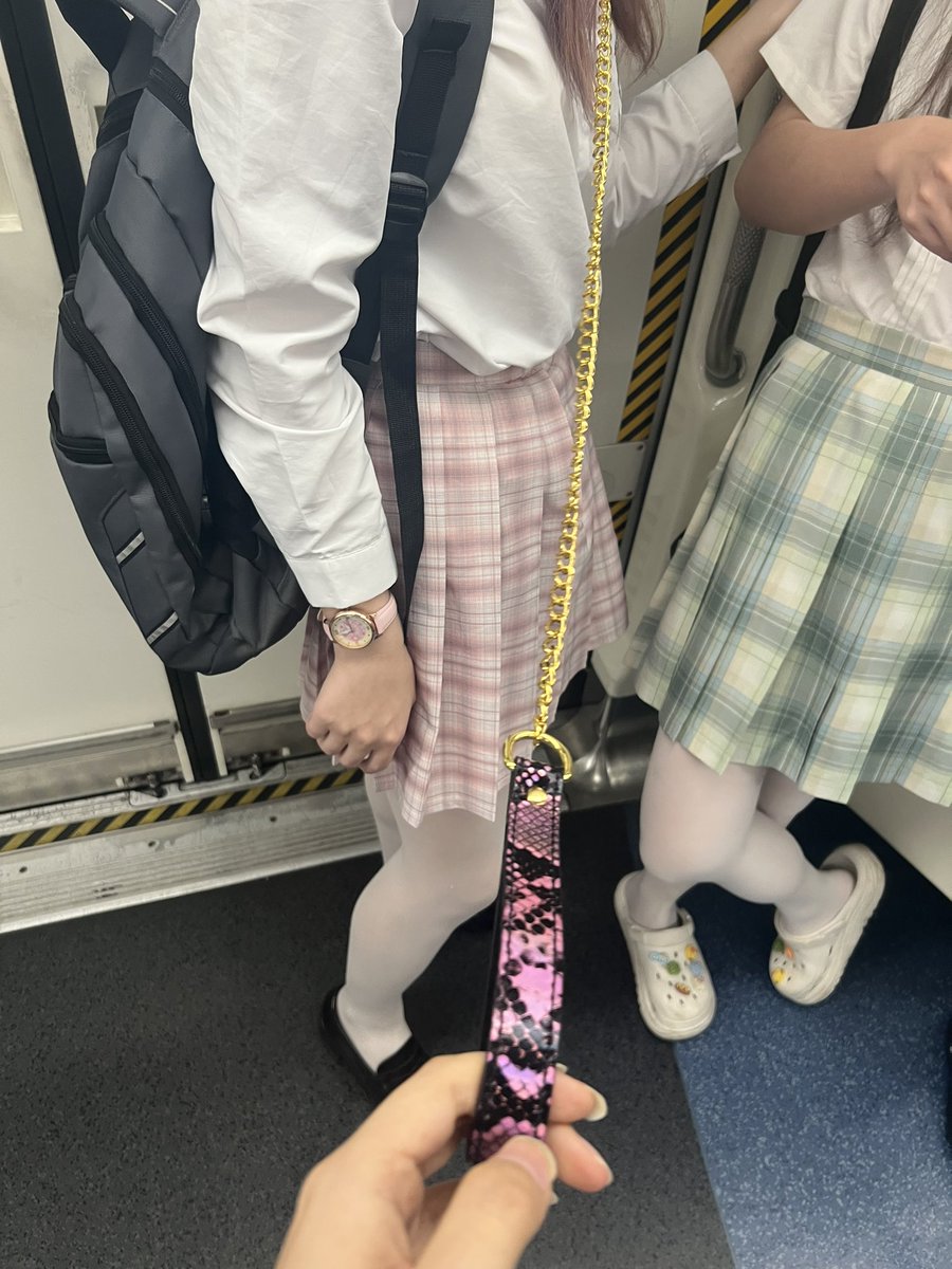 MT_Iot's tweet photo. 母狗都要牵着出门的🥵

发情的母狗已经把项圈戴好了，屁股后面的尾巴塞得满满的，正在滴水呢……
专属骚货婊子母狗，随便牵着遛，随便玩，随便操 https://t.co/5b4eqOiHPx