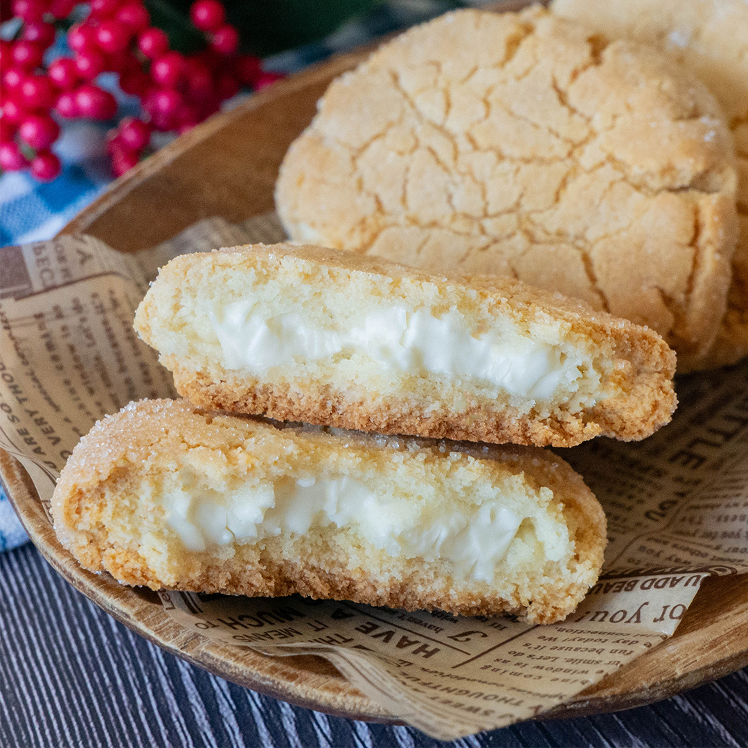 TastyJapan's tweet photo. 【ホットケーキミックスで作ってみて！】混ぜて丸めるだけで、お店レベルの絶品クッキー🍪

「クリームチーズ入りクッキー」のレシピをご紹介します❣️サクほろ食感の生地の中には、コクのあるクリームチーズがたっぷりでたまらないおいしさ🤤

詳しくはリプ欄を見てね👇 https://t.co/XfUvFLmBXt