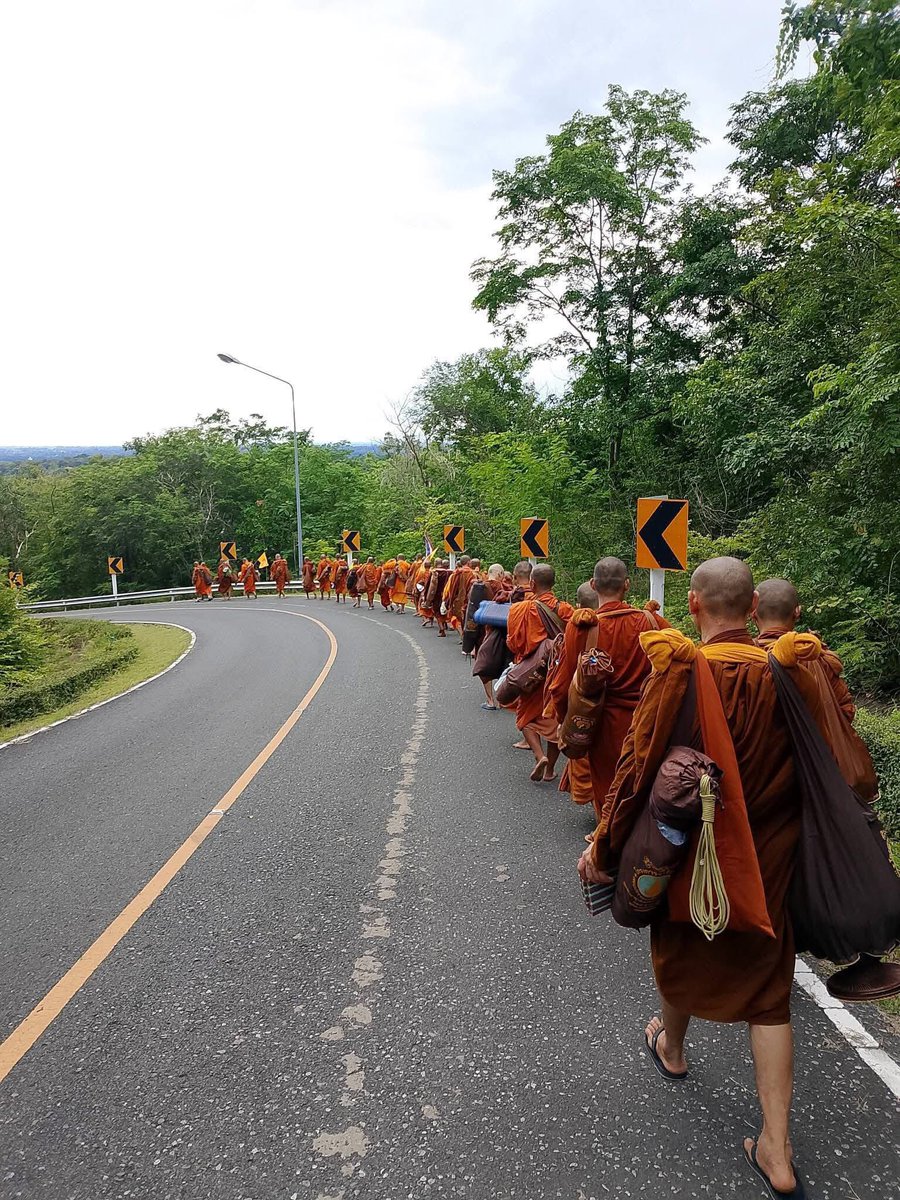 Donaldae's tweet photo. #ฝากรีทวิต ⚠️🚨 ต้องการเลือดด่วนครับ  🙏🏻‼️‼️‼️
ตอนนี้เกิดเหตุ​ รถยนต์ชน​พระ​สงฆ์ 30 รูป​ จากอุทยานธรรมทตหลวง อ.น้ำขุ่น จ.อุบลราชธานี ขณะเดินธุดงค์​ [ เด็ก 10-15 ปี ขโมยรถพ่อมาขับ  #เด็กพิเศษ 
   ขณะนี้​ มรณภาพแล้ว หลายรูป ถนนบ้านนาสีนวน​ อำเภอเมือง จังหวัดมุกดาหาร รายละเอียดเพิ่มเติมจะแจ้งให้ทราบ ฯ #ขอรับบริจาคเลือดด่วน ณ รพ. มุกดาหาร