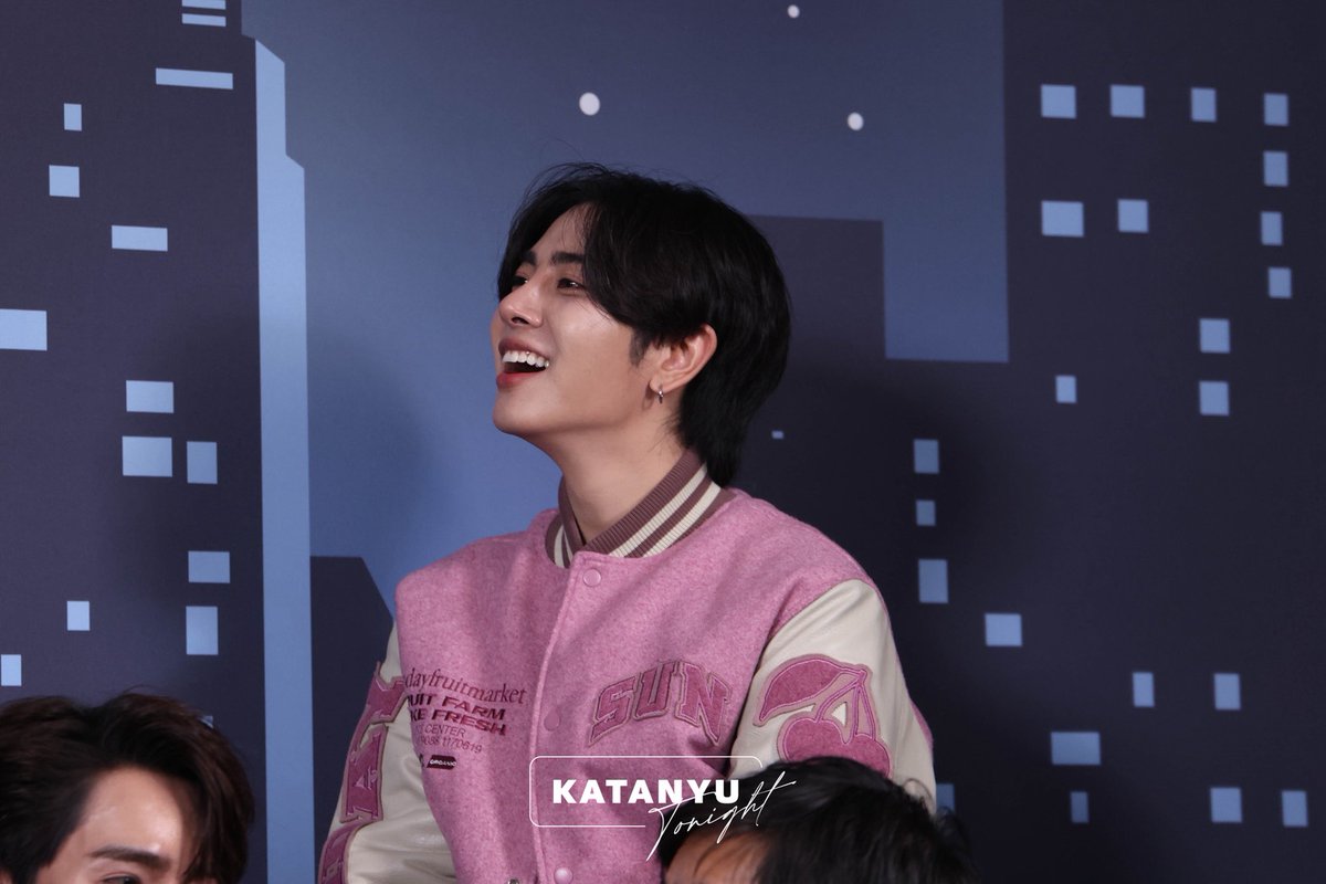 katanyu_tonight's tweet photo. เผื่อใครพลาด… ขอพาย้อนบรรยากาศความสนุกจาก #KatanyuTonightxFFFPartyConcert2026 อีกครั้ง 💙

#EarthMix #FirstKhaotung #BounPrem #KatanyuTonight #AISSIAM https://t.co/vrQmfX1M75