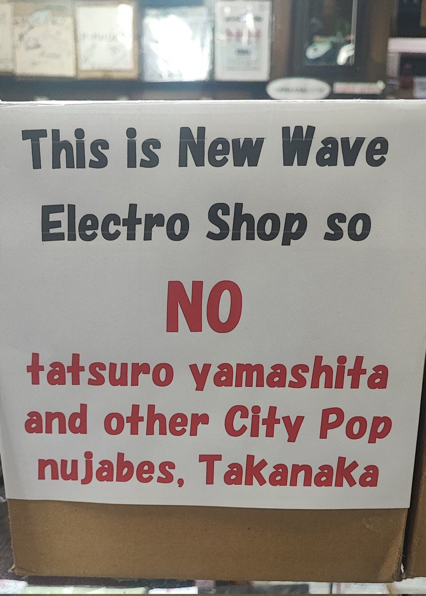 writerofscratch's tweet photo. Music shops in Japan are so done with y'all https://t.co/HdAjNbhmjY