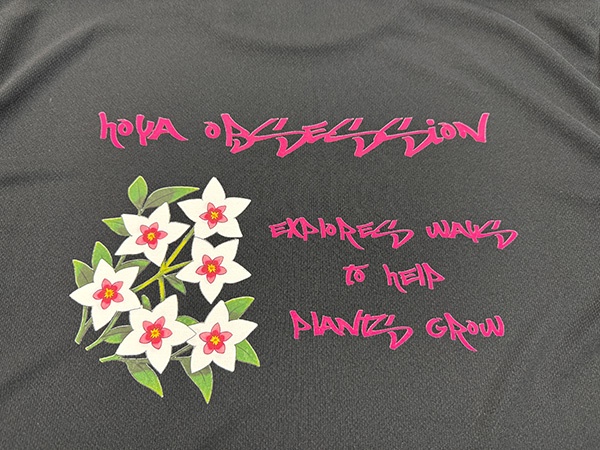 bestatw's tweet photo. 自作デザインを形に✨T様のオリジナルTシャツを制作👕黒地にピンクの文字と白い花が映えるフルカラープリントです🌸データ入稿後の微調整はお任せを！1枚からでも初めてでも安心です💪 https://t.co/zw84C2La5AオリジナルTシャツ #宝塚 https://t.co/OW1ANdc7JW