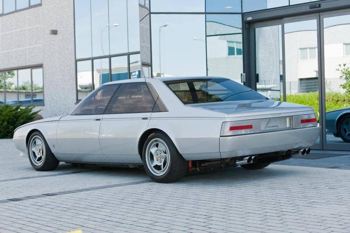 DannyTyler1118's tweet photo. 今にも80年代当時のストックカーレースに出てきそうな、車高がだいぶ低い4ドアセダン
正体はピニンファリーナがフェラーリ400GTをベースにデザインしたフェラーリ・ピニンという1980年のコンセプトカー

個人的には「フェラーリの名がついている」という違和感さえ除けば非常に好みのデザイン https://t.co/Wg2t1X14Iq