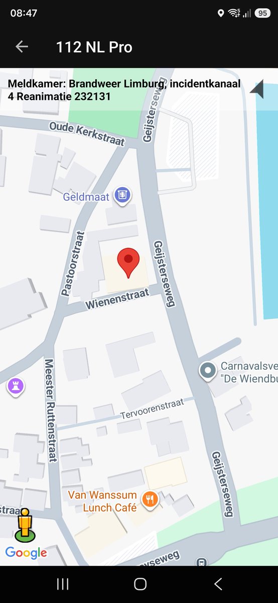 Reanimatie-inzet met politie, ambulance en brandweer