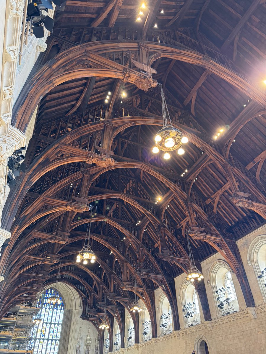 Jan_Leeming's tweet photo. Westminster Hall Commissioned by King Richard II in 1393, it is the largest medieval timber Hammerbeam roof in Northern Europe. Amazingly escaped the Great fire and bombing in WW2. Oliver Cromwell ruler of Commonwealth between execution of Charles 1 and Restoration of Monarchy https://t.co/g5u4kUs19O