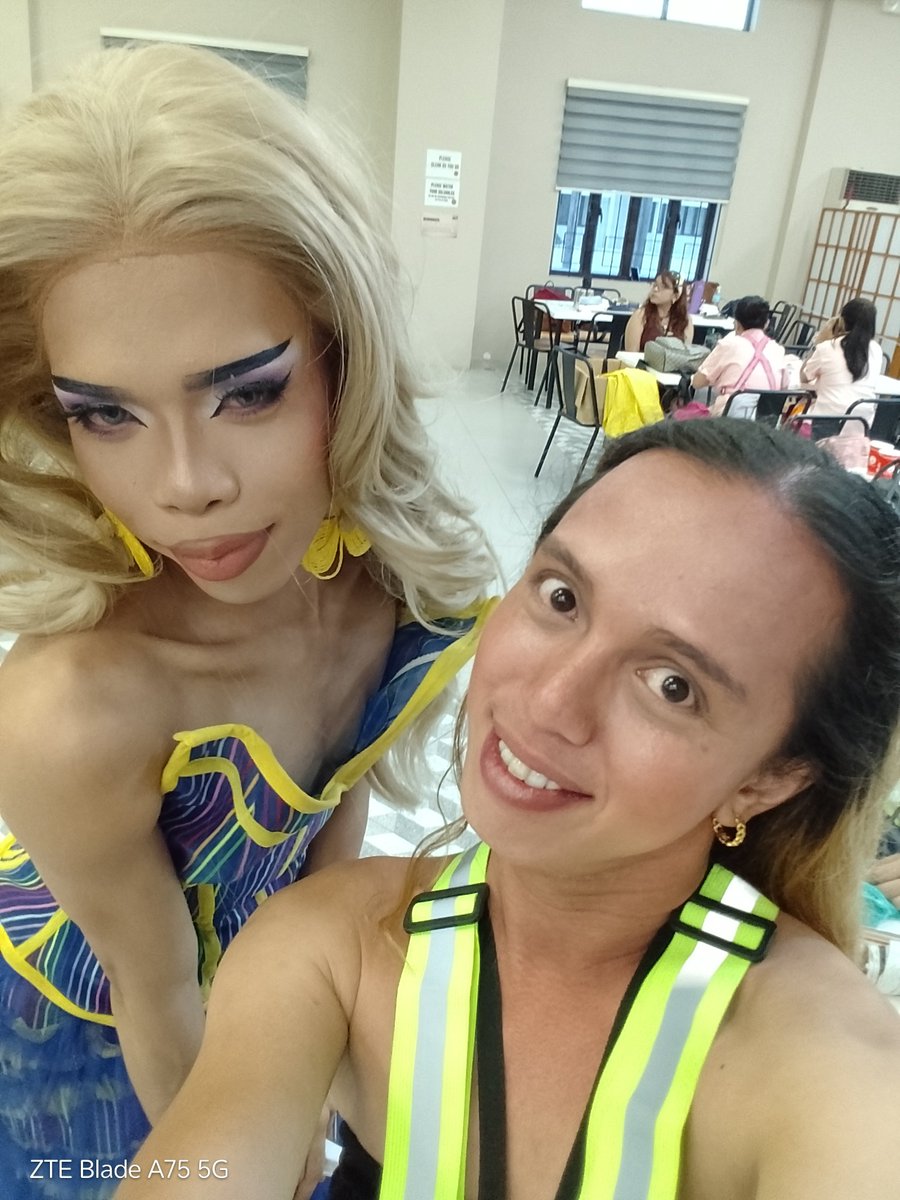CloudeEsperida's tweet photo. Picture moment before the performance of @Edsa_Xxtra
#PrideMarch #prideph #dragqueen https://t.co/q9LrbmCGzu