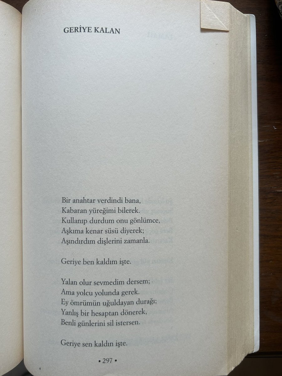 afekee's tweet photo. ey ömrümün uğuldayan durağı;
yanlış bir hesaptan dönerek,
benli günlerini sil istersen.

geriye sen kaldın işte.

metin altıok https://t.co/bhpTJiQP7K