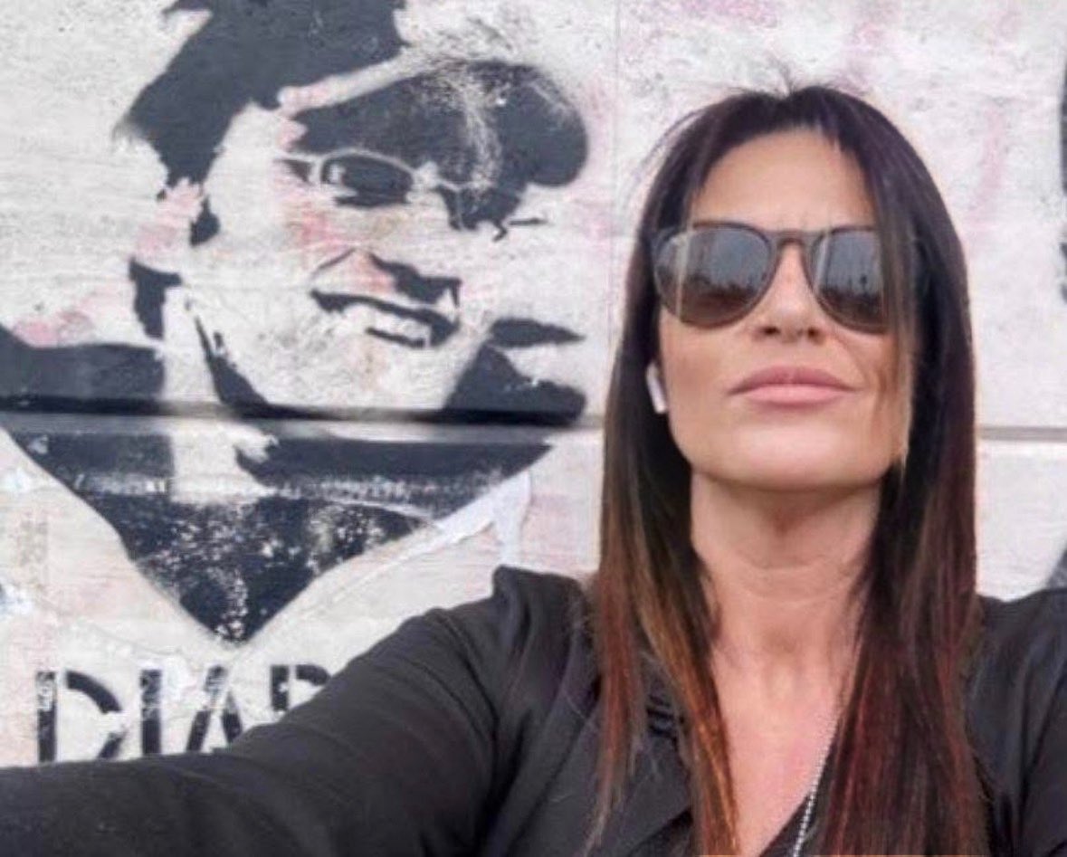 natainfastidita's tweet photo. "Era pe' la #Lazio e soprattutto pe' noi, pe' sentisse vivi. Perche' noi se dovevamo senti' vivi in un modo de morti." Fabrizio Piscitelli, "Diabolik"
Auguri.
In questo giorno! #irr https://t.co/X5guOU0sYO