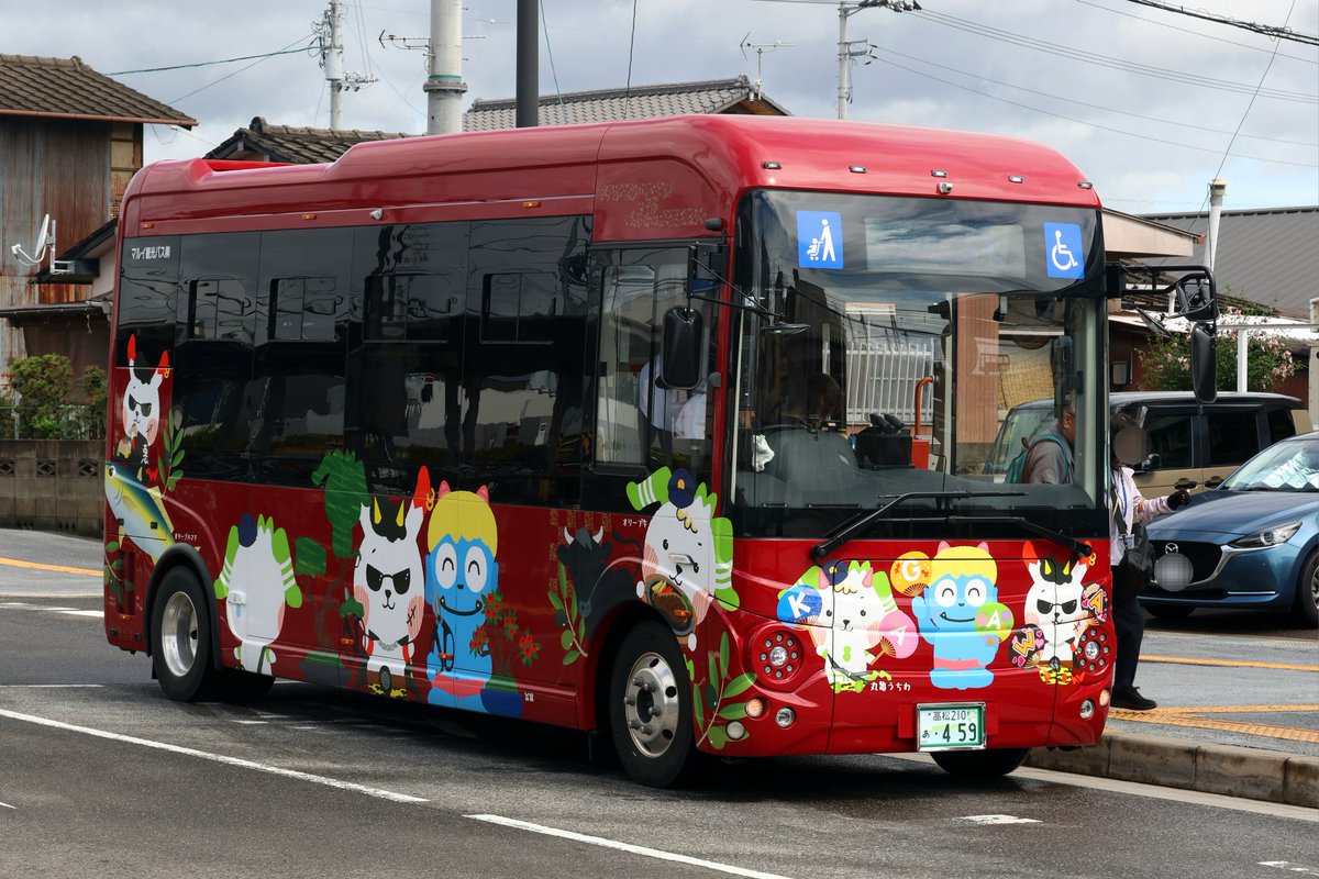 koto_four's tweet photo. 2026.07.02
マルイ観光 香川町シャトルバス
F8 series4-Mini Bus　高松210あ459
ローザ　香川200あ225
エアロミディME　高松200あ4

個性派揃いのマルイ観光乗合バス
仏生山に入り浸っている間に3台撮影できました https://t.co/n8Q8yB9vnx