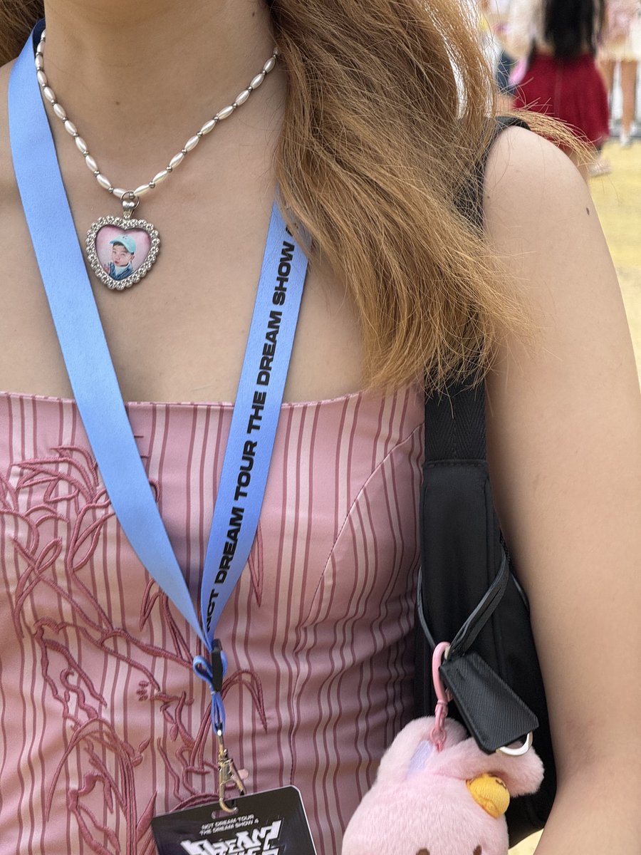 supanida_pik's tweet photo. สร้อยหน้าลูก ใส่ทุกคอน555555555 https://t.co/E0qRNyExHA