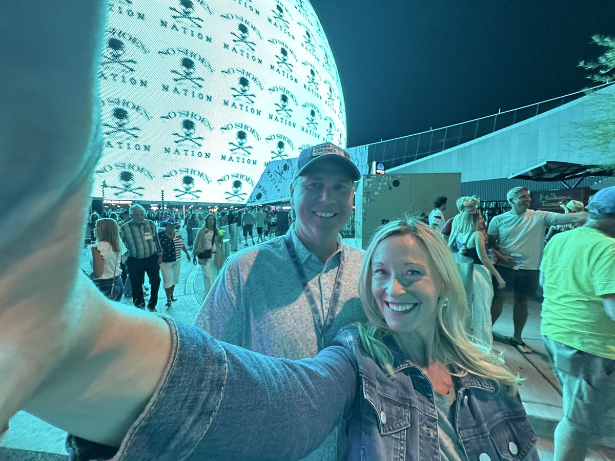 jermcwilliams's tweet photo. Incredible show watching @kennychesney at the @SphereVegas. https://t.co/dQrdnpfbjE