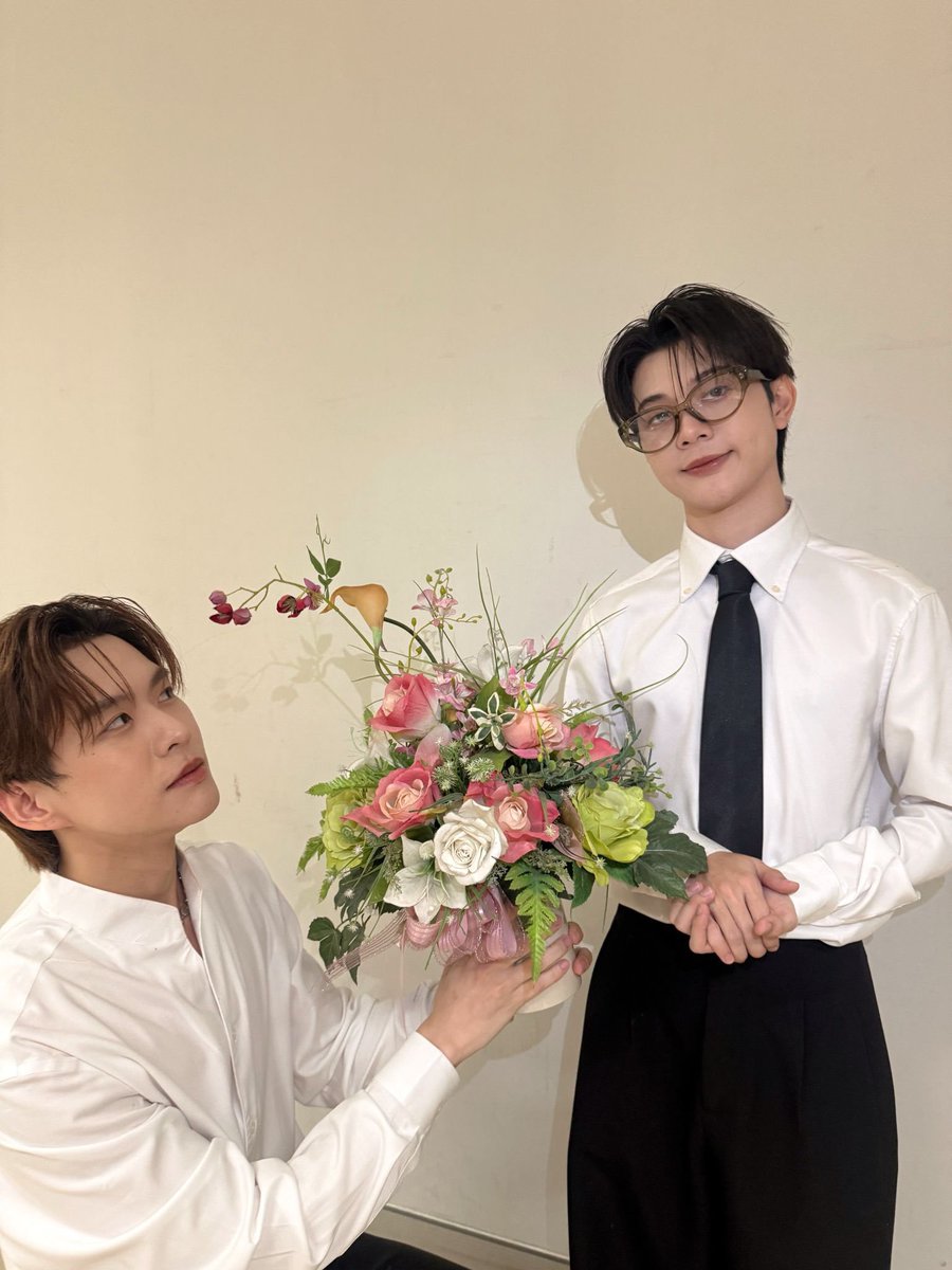 MAI67319231's tweet photo. @sktsrl พากันเพี้ยนคู่ 😂 เนื้อคู่ของแท้ https://t.co/qNqAEd3Mbr