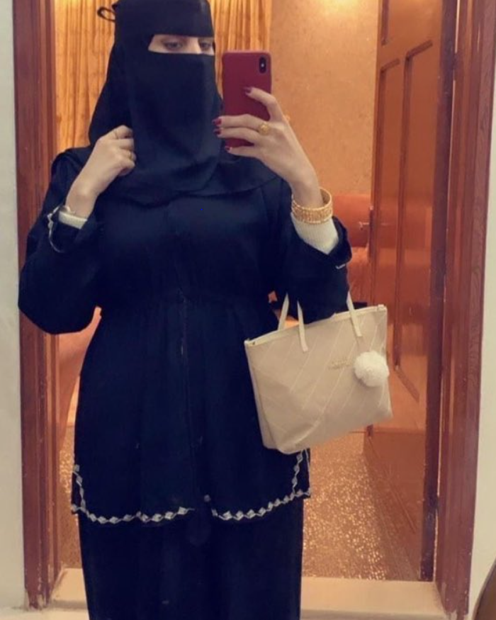 ApichatENGINEER's tweet photo. أحتاج كلمة تُطمئن قلبي؟ 🌙 https://t.co/GKG4GJfKZZ