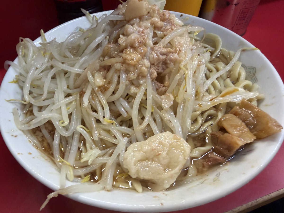 RK50989550's tweet photo. ラーメン二郎
6月の巡礼記録

生田×2
目黒×3
上野毛×1
神田神保町×1
野猿街道2×1

6月は合計8二郎でした！ご馳走様でした！⭐️
7月の目標は目黒3、ひばりヶ丘1、湘南藤沢1、生田3
昨日、聖地巡礼させてもらったので上記合わせて9杯を目指します🍜昨日よりも今日を強く生きようと思います🍜 https://t.co/tc4J2pDaHW