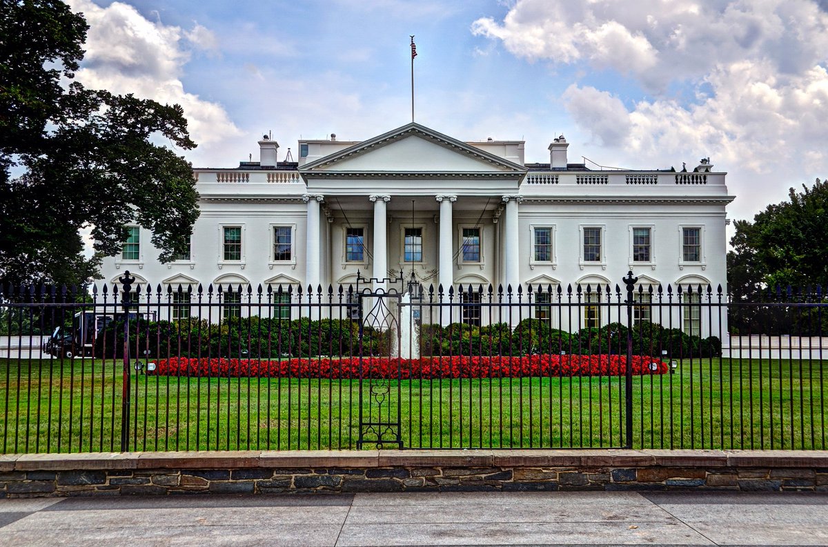 TheCryptoJonny's tweet photo. 🇺🇸The White House is reportedly in advanced talks with leading AI companies on a voluntary agreement for how powerful AI models should be released to the public.

An official announcement could come as early as next week. https://t.co/YQJVPuZUvX