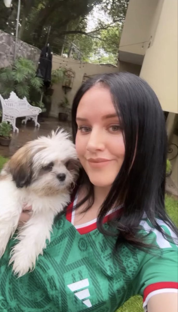 piaechavarria's tweet photo. Estoy muy contenta con la llegada de Yuki el nuevo perrito después de 4 años sin tener uno, pero aveces lloró de mi último perrito llamado Thor porque se los juro que fue el mejor perro que tuve 🥲🥹💙 https://t.co/9xW3c9d5rl