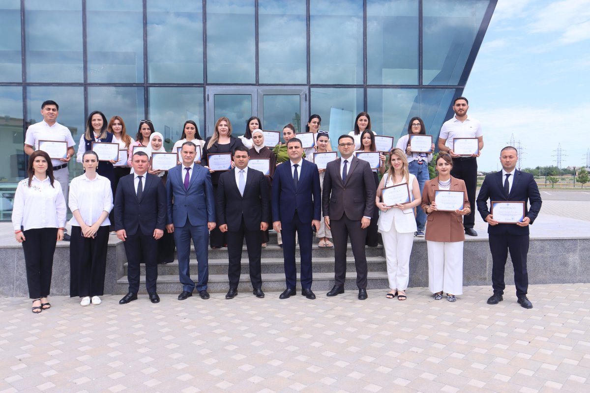 NeftcalaRayonIH's tweet photo. “Gənc Kadr – Neftçala Gənclərinin İnkişaf Proqramı”nın bağlanış və mükafatlandırma mərasimi keçirilib.

Ətraflı: https://t.co/giKBWkJ7Rg https://t.co/Q8VdqjC0oI