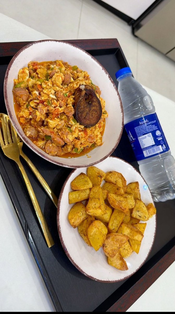 ChrisOdogwu's tweet photo. @ChrisOdogwu Day 2
Breakfast 
Lunch 
Dinner.
Localised to all regions of Nigeria.
Balanced diet: Fat &amp; oil, Carbohydrate, Protein, Vitamins and Minerals https://t.co/Kse5qve7M2
