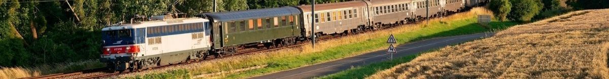 Railsethistoire's tweet photo. [#voyages 🚃 ] Dans deux jours, le train spécial du #COPEF prend le départ de Paris-Nord ! Voyagez dans une voiture DEV Inox, et empruntez le tracé de la mythique ligne Paris – Dieppe. Places limitées — dernière chance de rejoindre cette aventure ferroviaire ! 🎟️ #patrimoineferroviaire 
https://t.co/XlPk7NHELi