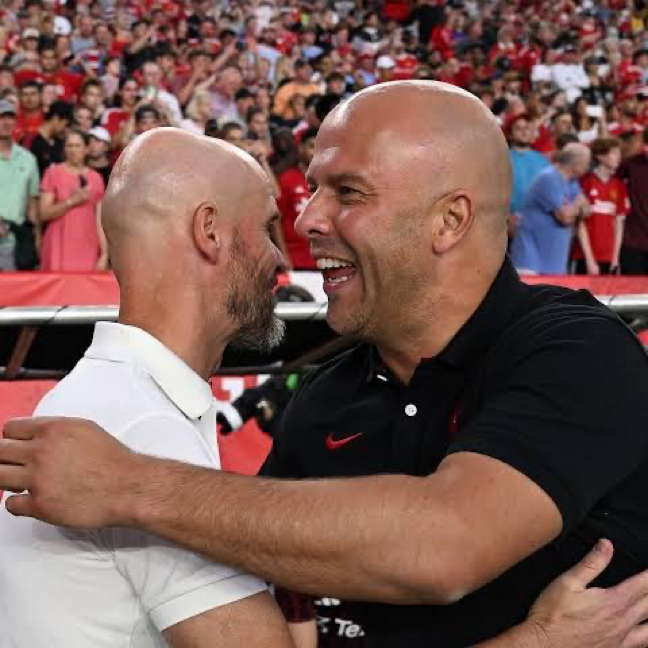 goalsside's tweet photo. 🚨🚨| JUST IN: Arne Slot and Erik ten Hag are 𝐂𝐀𝐍𝐃𝐈𝐃𝐀𝐓𝐄𝐒 for the Netherlands national team Head Coach role.

Both are being considered as potential replacements for Ronald Koeman. 👀🇳🇱

[@NicoSchira] https://t.co/zejrGWHRnO