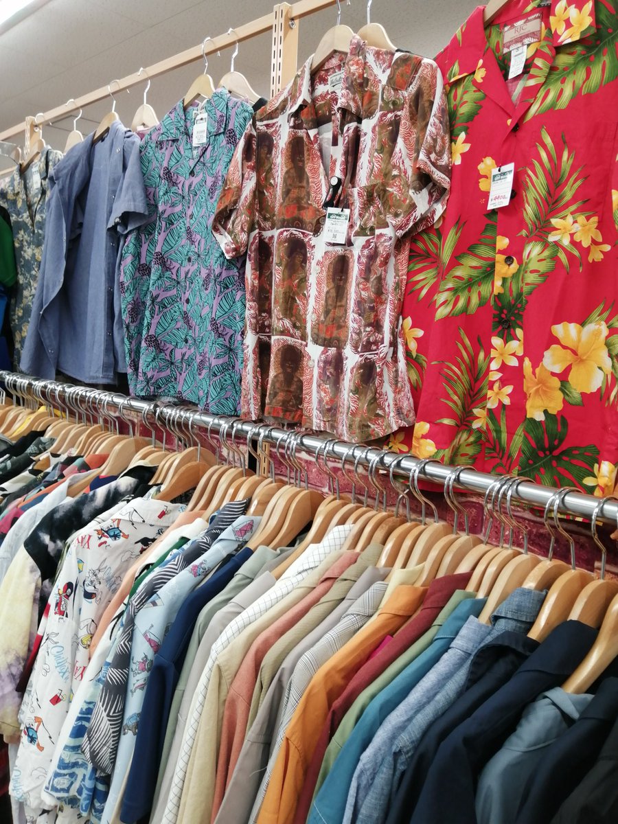 off_toyosaka's tweet photo. オフハウス豊栄インター店では衣料品👕の買い取り強化中です！

7月は秋物衣料品の買取期間ですが、
メンズ衣料品はまだまだ夏物買い取り中ですので、ご不要なアイテムがございましたら是非お売り下さいませ🙂‍↕️

#リユースでファッションを楽しもう
#衣料品SDGs
#オフハウス豊栄インター店 https://t.co/IE2IXyA8V2