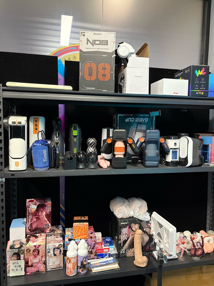 theEasyLive's tweet photo. 咱就是说，测评多了身体真的吃不消。好几款新品又在开发中，要地狱级测试，真的难绷！！

另外你们觉得哪款好看？有几款真的是顶的哟 https://t.co/WK5jIJlPkc