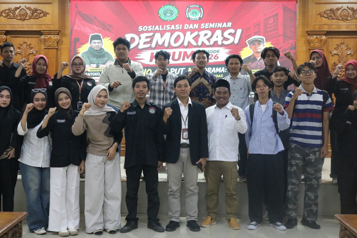 KpuJepara's tweet photo. #TemanPemilih...
Anggota KPU Kabupaten Jepara Muhammadun menjadi narasumber dalam seminar demokrasi yang diselenggarakan Komisi Pemilihan Umum Mahasiswa (KPUM) Unisnu Jepara yang berlangsung di auditorium lantai 4 Gedung Perpustakaan Unisnu, Rabu (1/7/2026).
#KPUMelayani https://t.co/HNJCcsrEd3