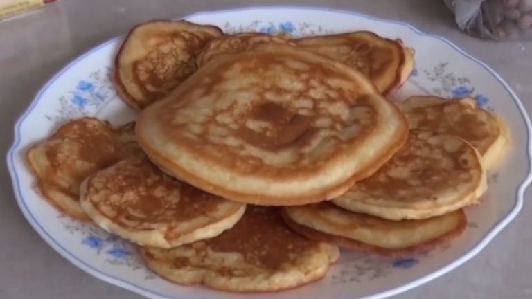 kmnieys_'s tweet photo. Kapalku my jikook

1 : jungkook membuat gcf untuk jm
2 : jungkook membuat  pancake paling besar 1 hanya untuk jm
3 : jungkook pergi naik gunung pagi2  mengambil 1 bongkahan salju untuk kasih ke jimin, karna jm suka salju
4 : jk susun batu setinggi berdoa untuk kesembuhan jm

masih banyak moment yang lain☹️