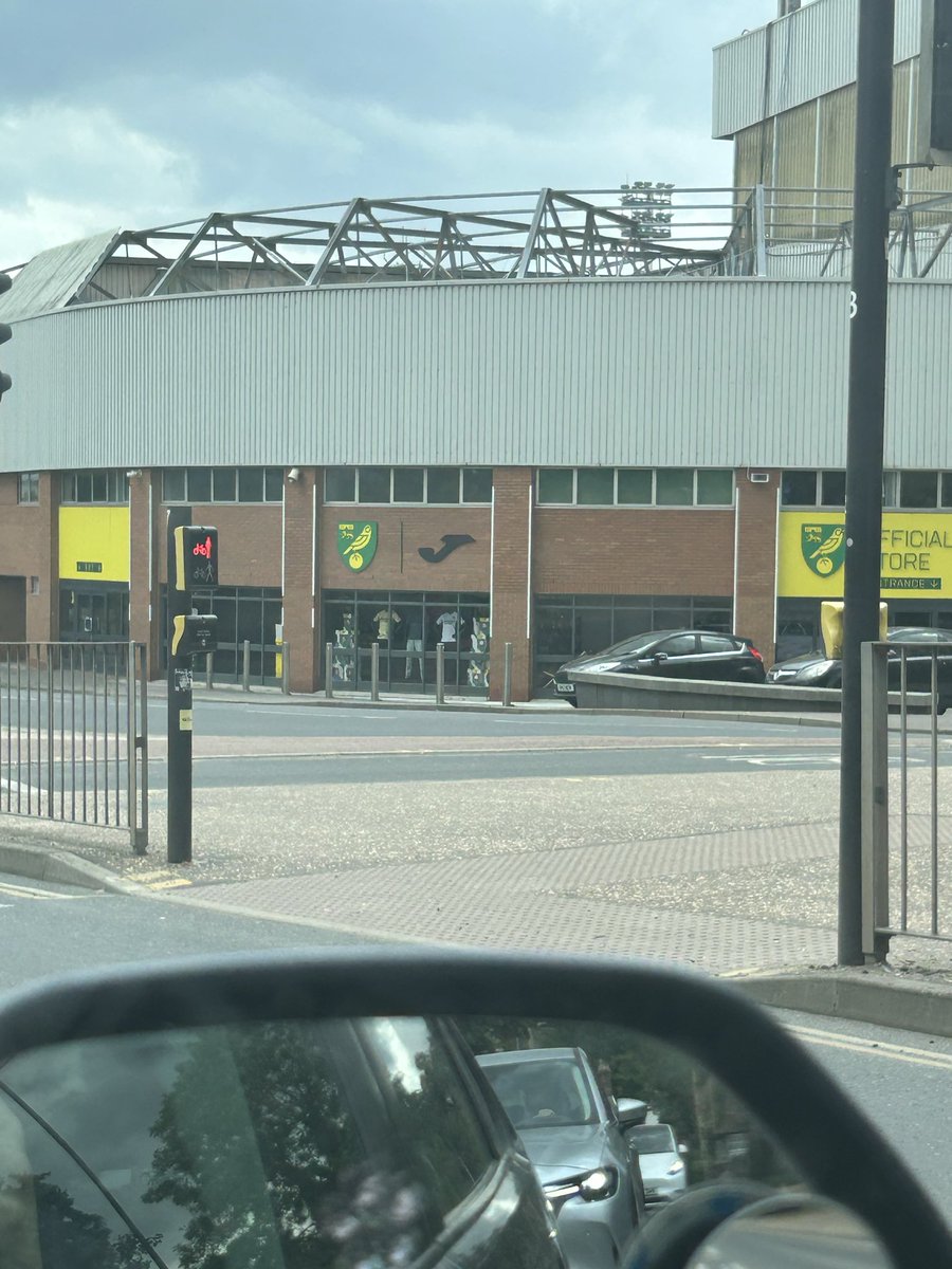 norwichjamie's tweet photo. Lat season kit pics are down……new kit imminent #NCFC https://t.co/1OKsPuxbqp