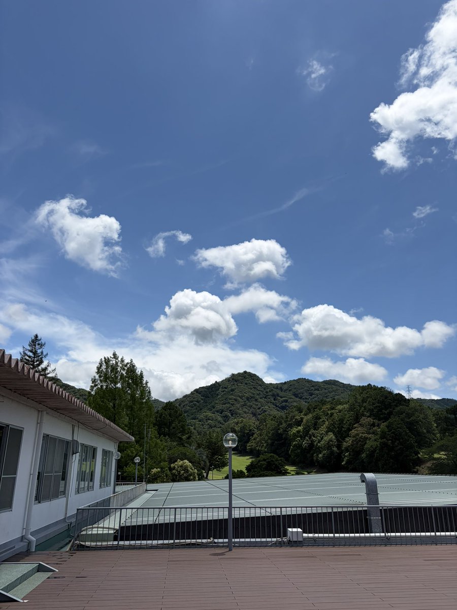 takteee16's tweet photo. 今日は親父と身内で🏌️‍♂️

スタート3Hは大雨☔️
後半ずっと快晴☀️

あと20年は一緒に🏌️‍♂️したいから元気でいてくれよ、親父 https://t.co/CAcURpX6ac