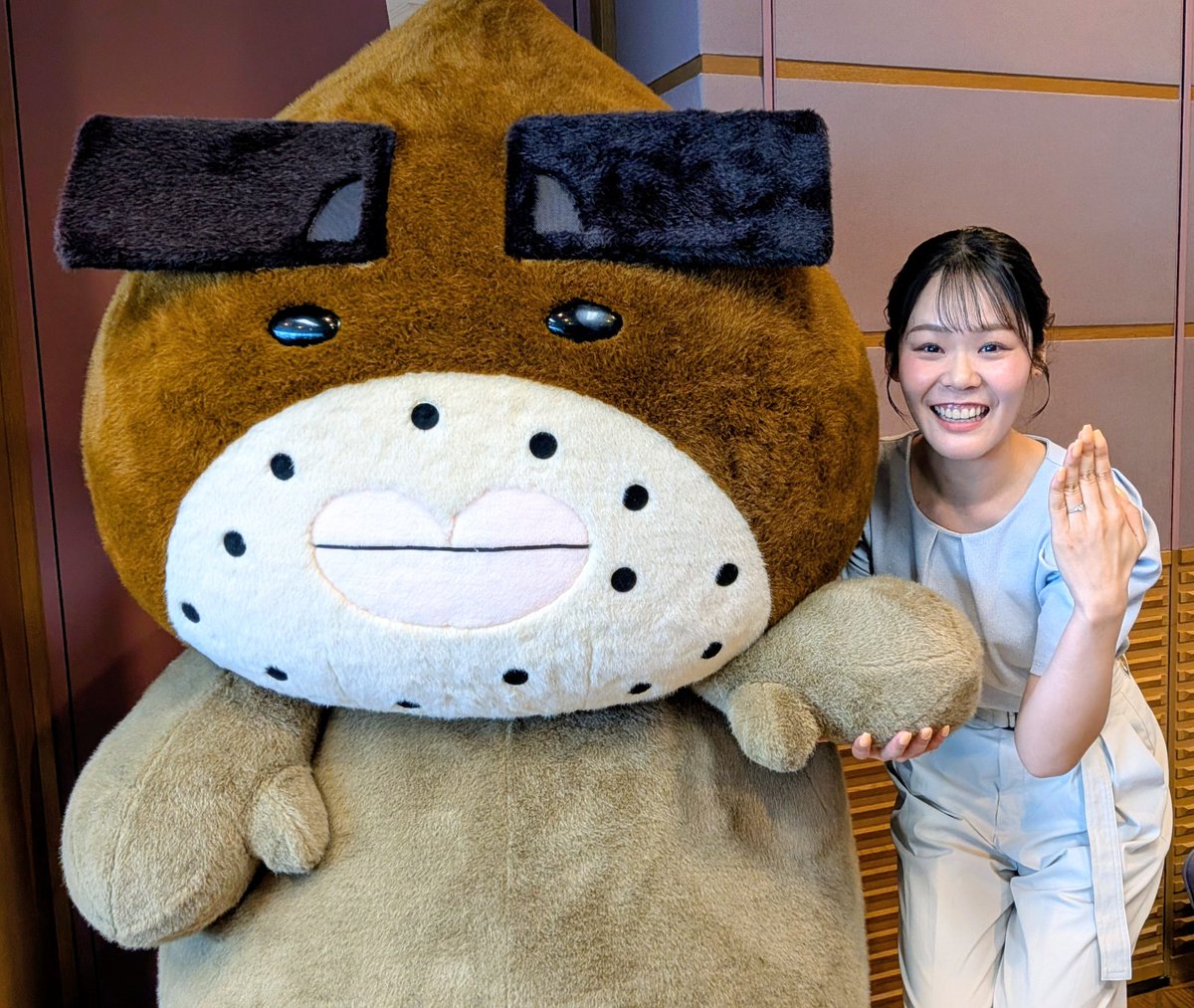 cbc1053kikeba's tweet photo. パパパパーーン♪(*´∇｀)ﾉ
まじまさん、けっこん おめでと(*´∇｀)ﾉ ものすごく、しんろう ぼく みたいな しゃしん あげて ごめんなさい(*´∀｀*)

#眞嶋愛梨 #母娘記念写真
#CBCラジオ #つボイノリオ #聞けば聞くほど #radiko https://t.co/GxYVpOOBE3