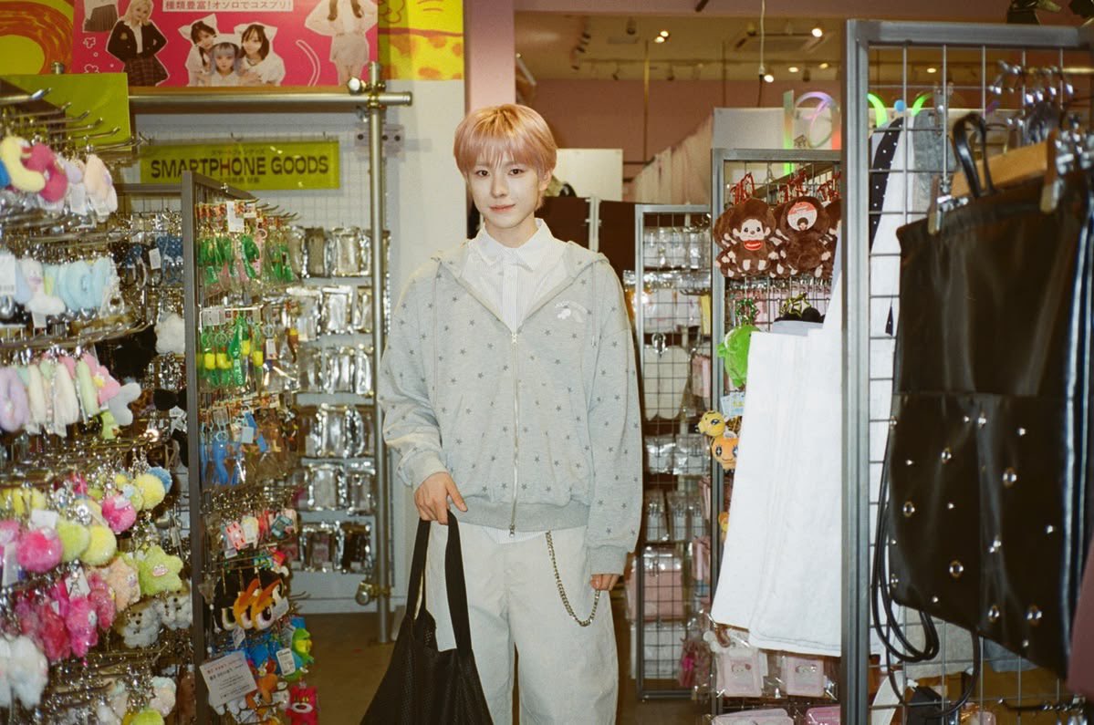 fleurunaa's tweet photo. 먼 세살짜리가 쇼핑을 하겟다고 ㅋㅋ https://t.co/784VJrcLo9