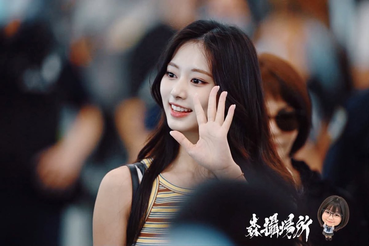 tzuyuglobal0614's tweet photo. 20260702 Tzuyu at Kaohsiung International Airport

https://t.co/79z7fQDBJz

Cr. yuemolisontaiwan

#TZUYU #子瑜 #쯔위  #ツウィ #จื่อวี #TWICE
#KaohsiungBeerRockFestival https://t.co/6zeuTRFi4u