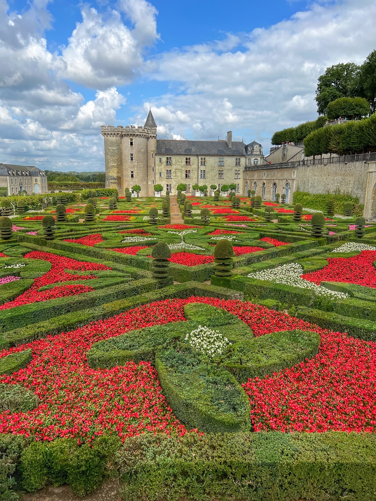 lifefrance's tweet photo. Daily #photooftheday from #France Chateau Villandry, Loire Valley and one of the most gorgeous gardens in France... 
https://t.co/ZZ5MkE2xez
#thegoodlifefrance https://t.co/9kKTMeMMMN