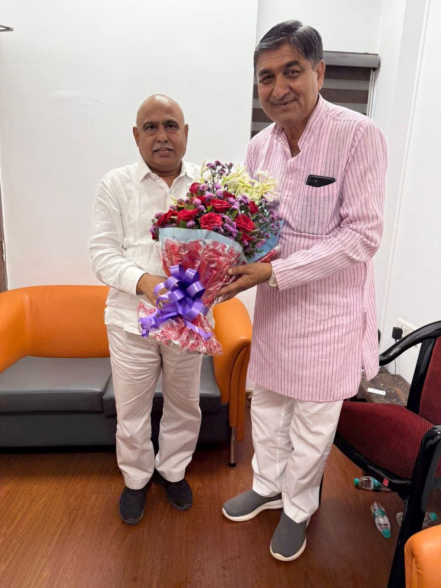 mlagaroth's tweet photo. भारतीय जनता पार्टी मध्य प्रदेश के माननीय अध्यक्ष, सहज-सरल व्यक्तित्व, संगठन कार्य में निरंतर कर्मशील, आदरणीय श्री हेमंत खंडेलवाल जी भाई साहब को कार्यकाल के सफलतम एक वर्ष की पूर्णता पर हार्दिक बधाइयां एवं शुभकामनाएं।
#हमारे_हेमंत_जी https://t.co/JFXjdYCUaO