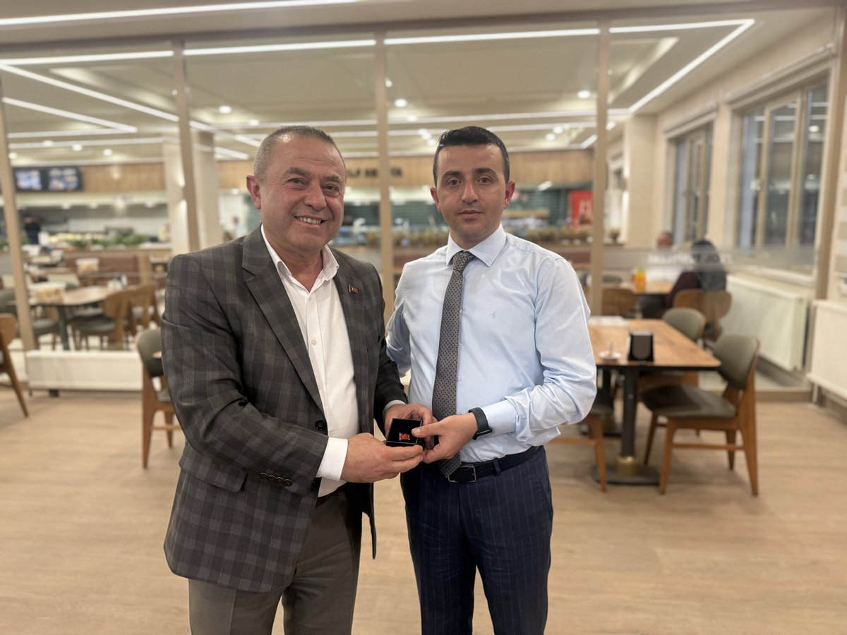 AkbakIsmail's tweet photo. Ilgazımıza kattığı değer ve emekleri için Sayın Kaymakamımız Burak Yılmaz’a şükranlarımızı sunuyoruz. 

Akbak ailesi olarak düzenlediğimiz veda yemeğiyle kendisini yeni görev yerine uğurladık. Her şey için teşekkür ederiz.
@ilgazkaymakam https://t.co/eYn8Wi6YXu