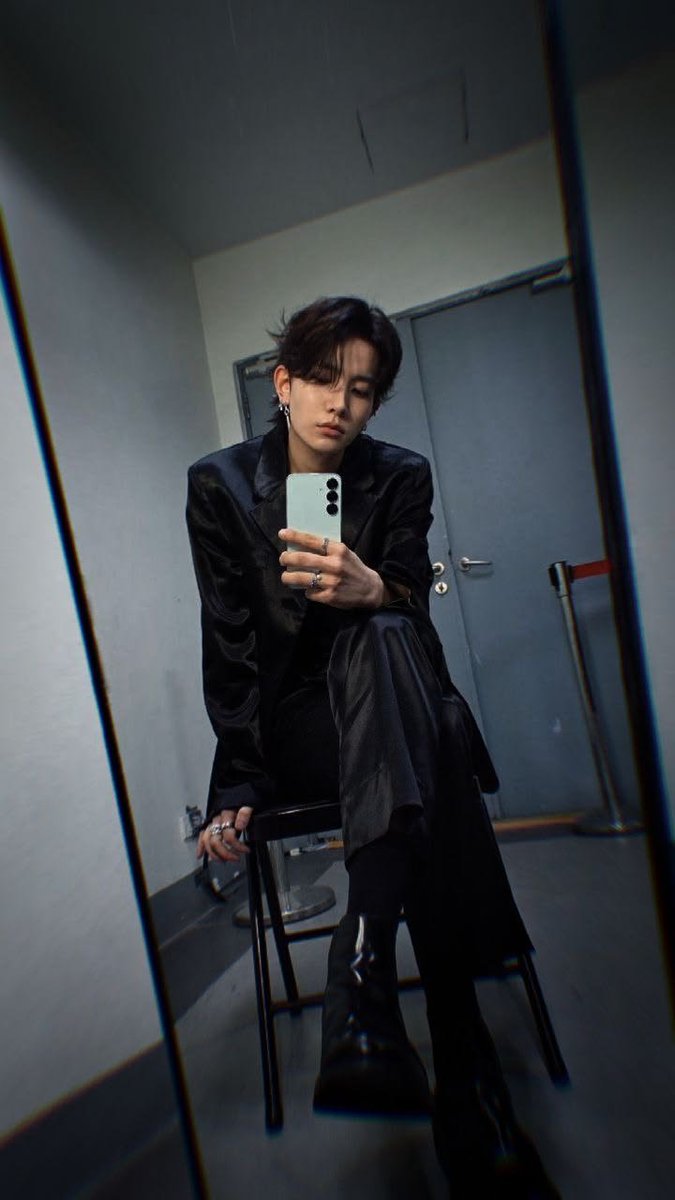 Rose100907's tweet photo. Yall reply with Heeseung's photo + tags

#ENGENEs_Man_HEESEUNG
#HEESEUNG_Deserves_Better https://t.co/KzXFiety7r