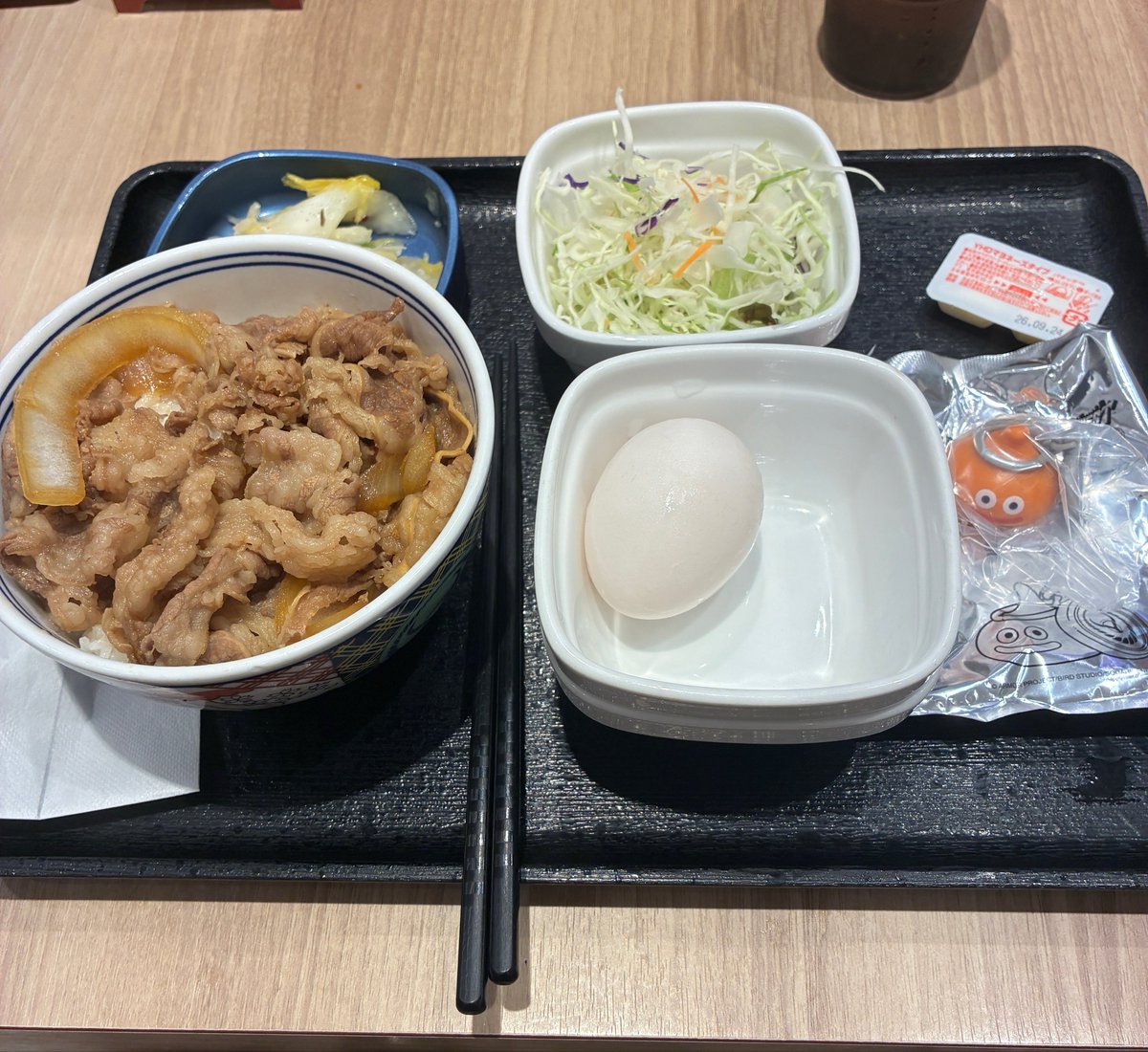 Rippotai_Cube's tweet photo. 吉野家ウォークセット無事に確保しましたー
本命の牛丼スラミチベス手に入ったので満足
ただ脂身苦手なんで朝から牛丼はなかなかきつかったw https://t.co/0pZ0YVay4O