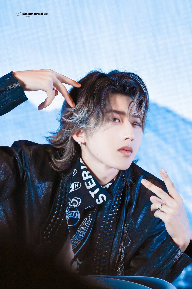 kunalbum82's tweet photo. Black leather meets snow, fierce yet gentle.

#KUN #CaiXukun
@kun_officialx https://t.co/hxUf8ZX3tT