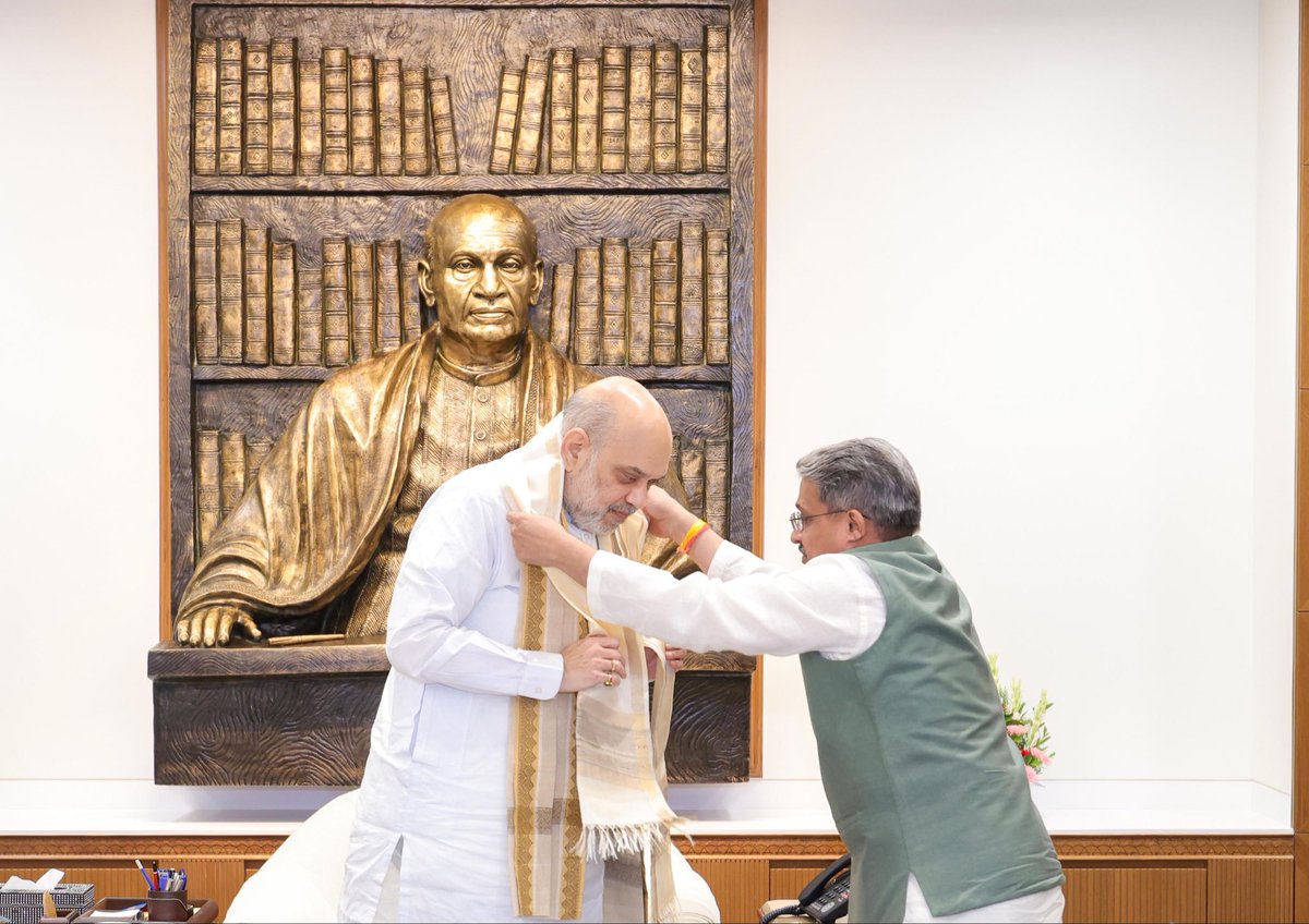 rajneesh4n's tweet photo. केंद्रीय गृह एवं सहकारिता मंत्री, भारतीय जनता पार्टी के पूर्व राष्ट्रीय अध्यक्ष एवं हम जैसे कार्यकर्ताओं की प्रेरणा, माननीय श्री @AmitShah जी से नई दिल्ली में आत्मीय भेंट कर आशीर्वाद प्राप्त किया।

आपका सानिध्य और मूल्यवान मार्गदर्शन मेरे जीवन के अविस्मरणीय क्षण के रूप में मन-मस्तिष्क में सदैव अंकित रहेंगे।

इस प्रसंग ने मुझे राज्यसभा सांसद के नाते अपने कार्यकाल और राजनीतिक जीवन के लिए नई ऊर्जा प्रदान की है।